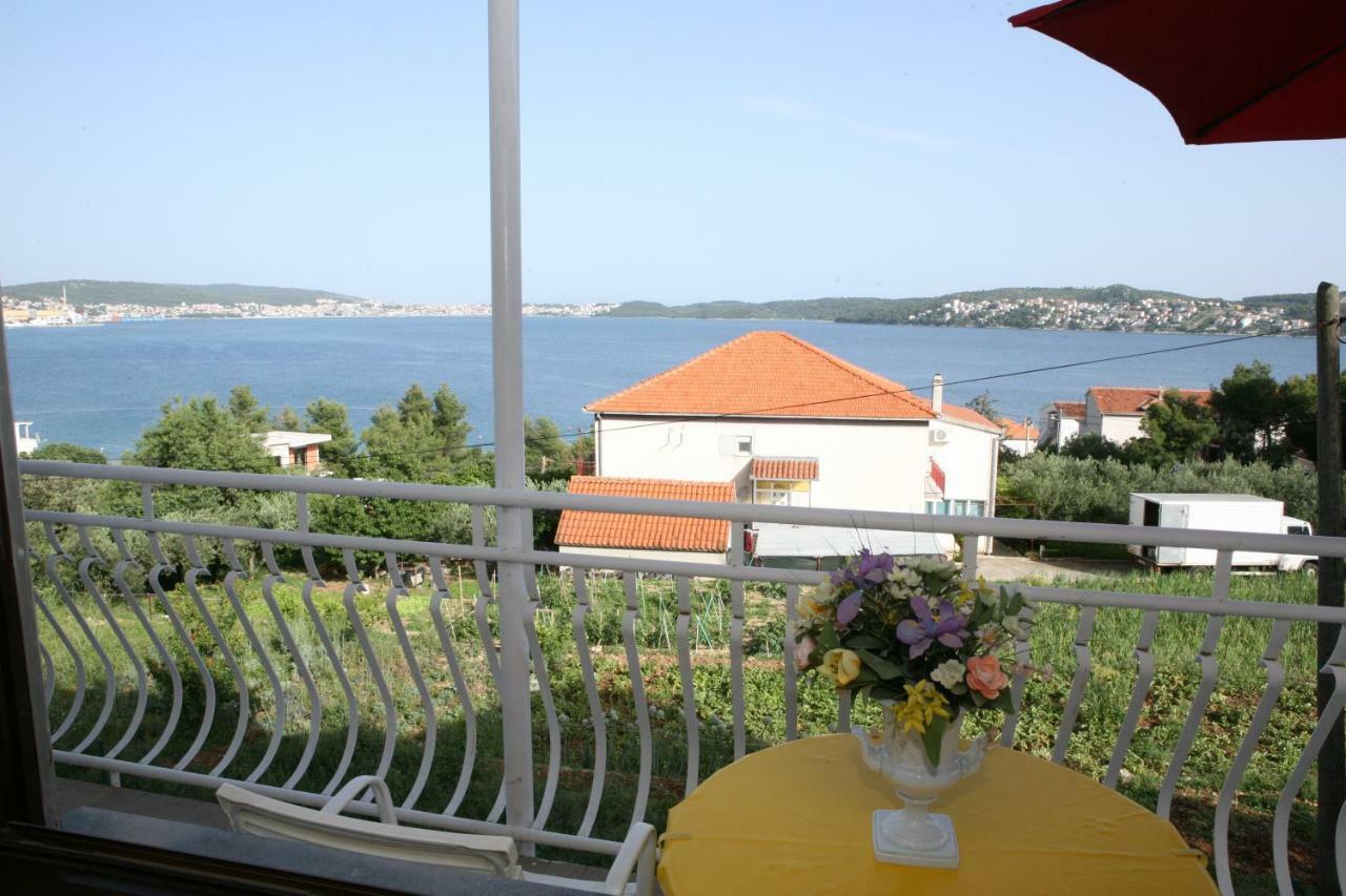 Rooms And Apartments Kurtovic Donji Seget Exterior foto