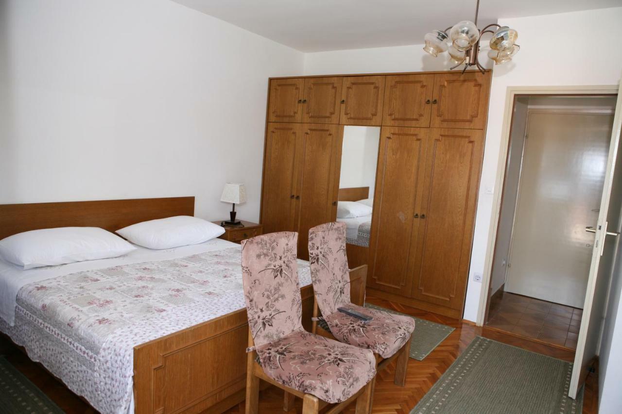 Rooms And Apartments Kurtovic Donji Seget Exterior foto