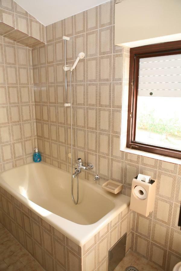 Rooms And Apartments Kurtovic Donji Seget Exterior foto