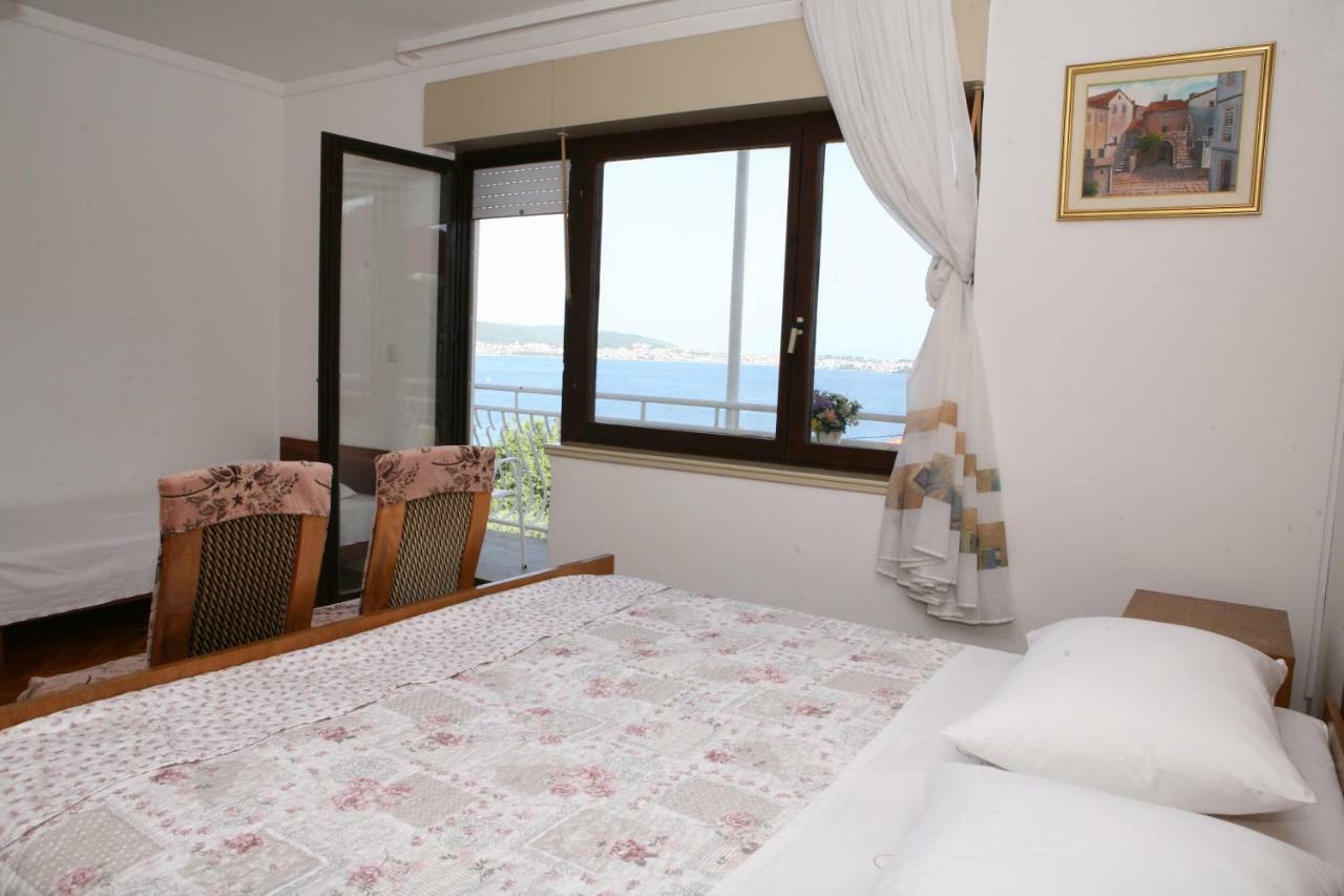 Rooms And Apartments Kurtovic Donji Seget Exterior foto